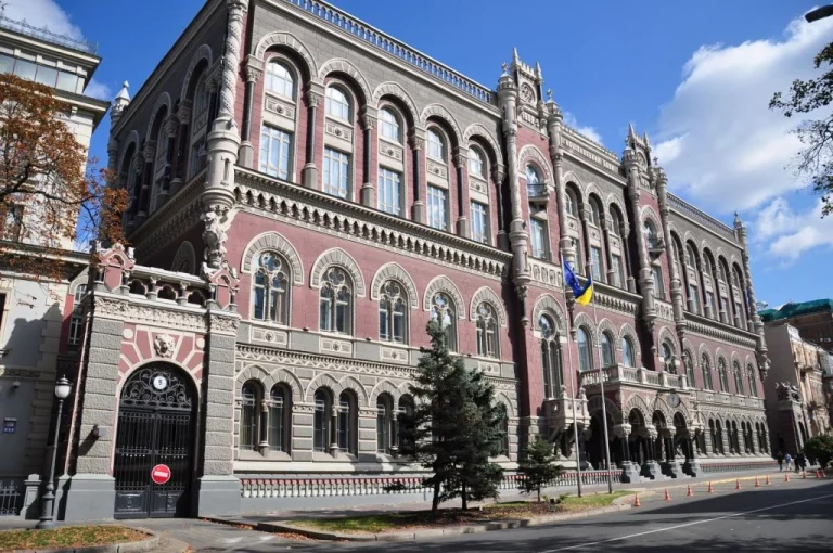Що змінилося у валютних операціях з 11 серпня: нові правила НБУ