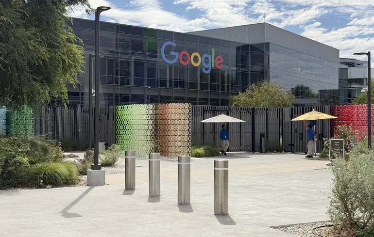 Google оштрафували на 403 млн євро: дані про пересування людей використовували для реклами