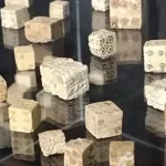 У Франції знайшли понад тисячу римських гральних кубиків біля загадкової будівлі